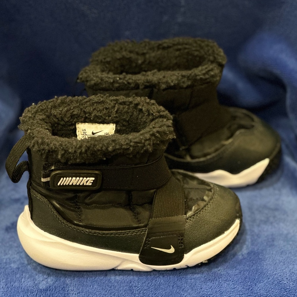 Toddler's Nike Snow Boots
